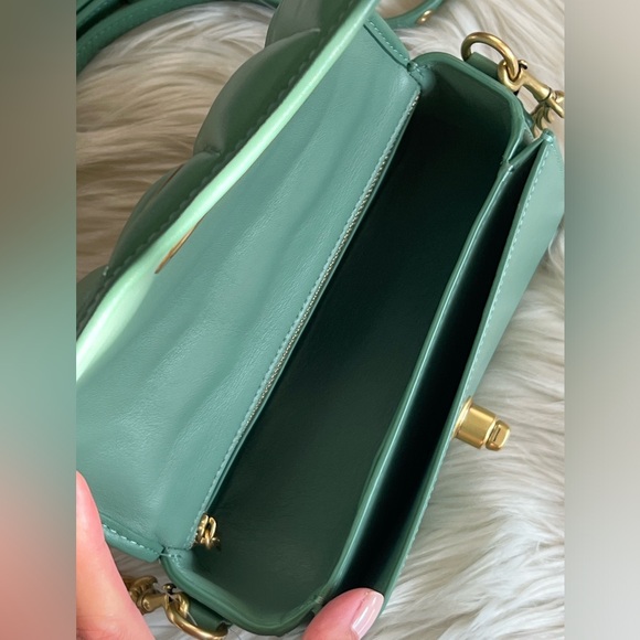 C3843 - Coach Dinky 18 with Quilting - Picture 9 of 13